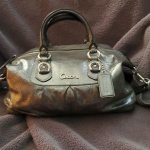 🌸Coach🌸Authentic🌸Metallic Silver Handbag🌸
